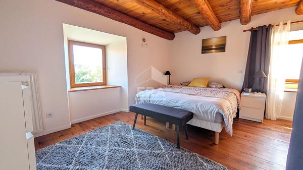 Maison Vernassal 5 pièces 111 m2 + garage sur terrain 2378 m2