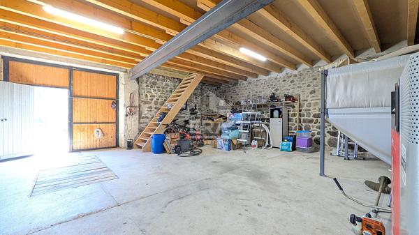 Maison Vernassal 5 pièces 111 m2 + garage sur terrain 2378 m2
