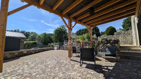 Maison Vernassal 5 pièces 111 m2 + garage sur terrain 2378 m2