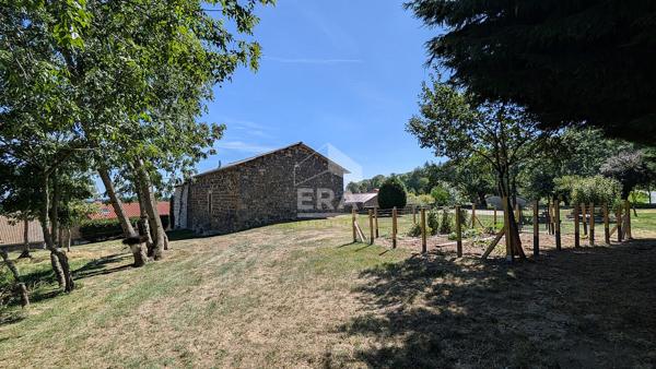 Maison Vernassal 5 pièces 111 m2 + garage sur terrain 2378 m2