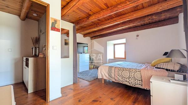 Maison Vernassal 5 pièces 111 m2 + garage sur terrain 2378 m2
