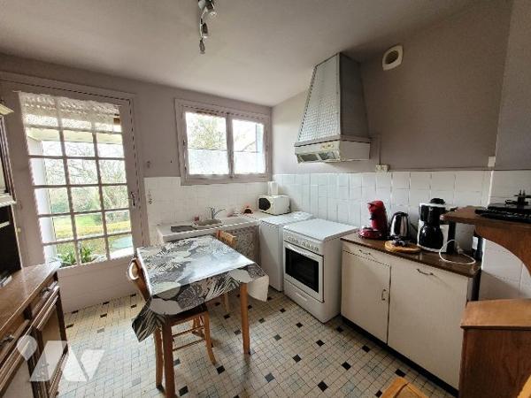 Pavillon sur sous/sol et dépendances