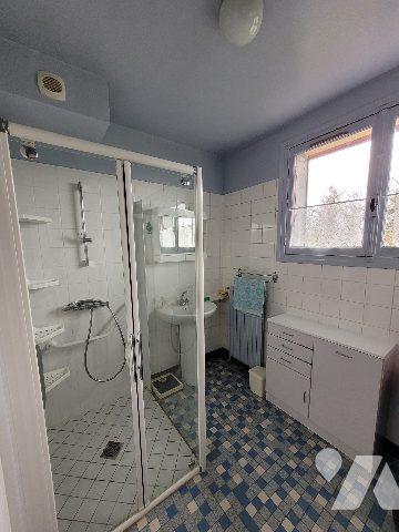 Pavillon sur sous/sol et dépendances