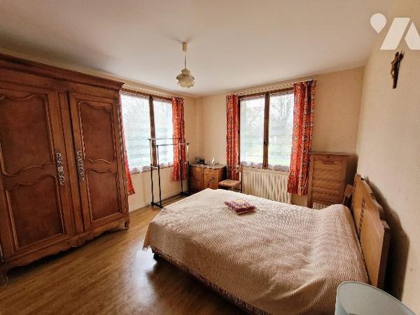 Pavillon sur sous/sol et dépendances