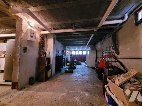 Pavillon sur sous/sol et dépendances