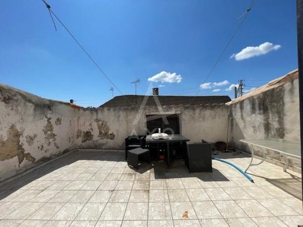 MAISON DE VILLAGE R+2 90m² HABITABLES CAVE TERRASSE TROPEZIENNE