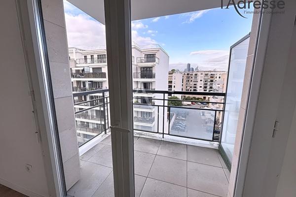 Studio de 27.31 m² avec balcon - Suresnes - Résidence récente