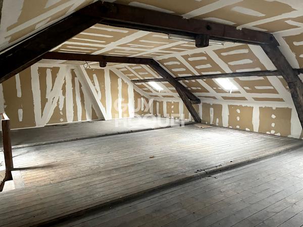 Location immeuble de Bureaux St Just en Chaussée.