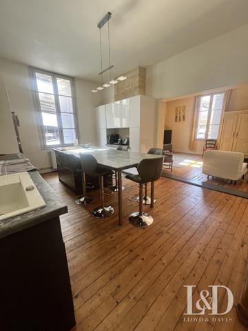 Bordeaux centre - Maison en pierre avec 2 parking fermés