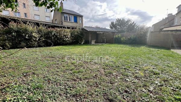 Dpt Sarthe (72), à vendre appartement 4 pièces de 113,1 m² avec terrain