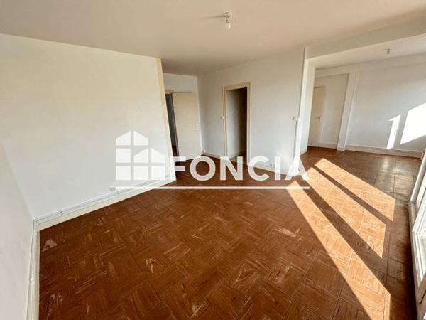 Location Appartement 3 pièces 68.63 m² - 30 RUE CHATEAU GAILLARD Rochefort 17300