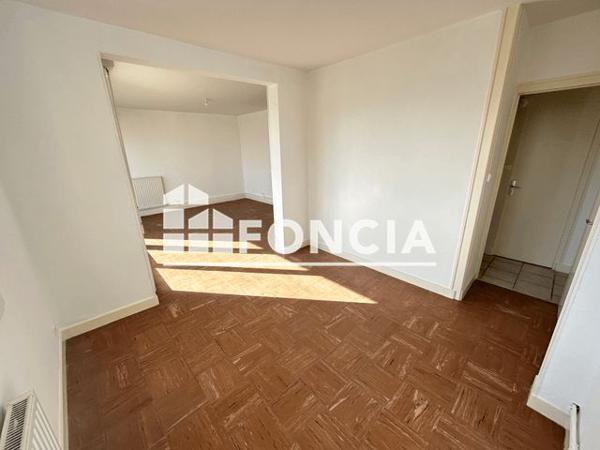 Location Appartement 3 pièces 68.63 m² - 30 RUE CHATEAU GAILLARD Rochefort 17300