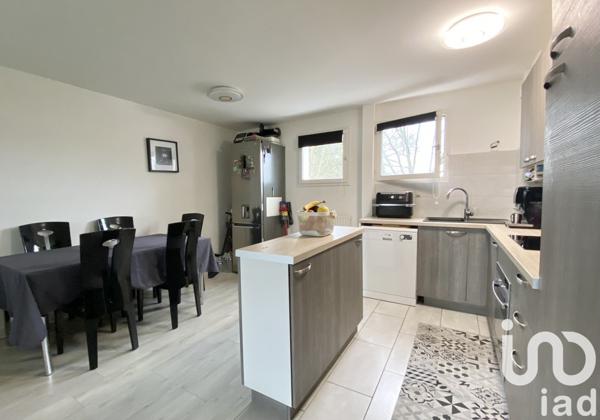 Maison traditionnelle 5 pièces de 85 m² à Savigny-le-Temple (77176)