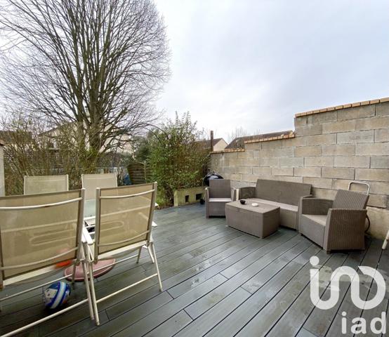 Maison traditionnelle 5 pièces de 85 m² à Savigny-le-Temple (77176)