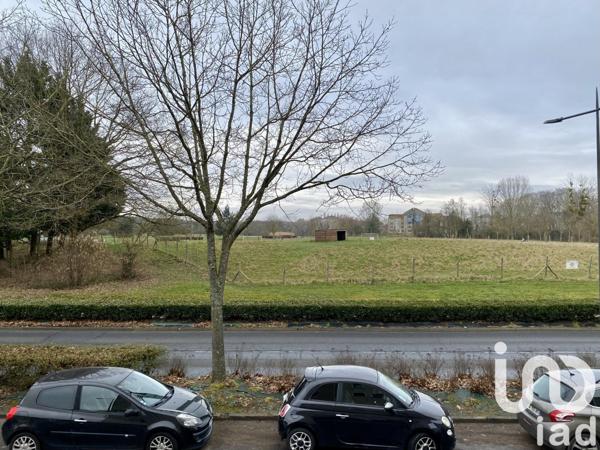 Maison traditionnelle 5 pièces de 85 m² à Savigny-le-Temple (77176)