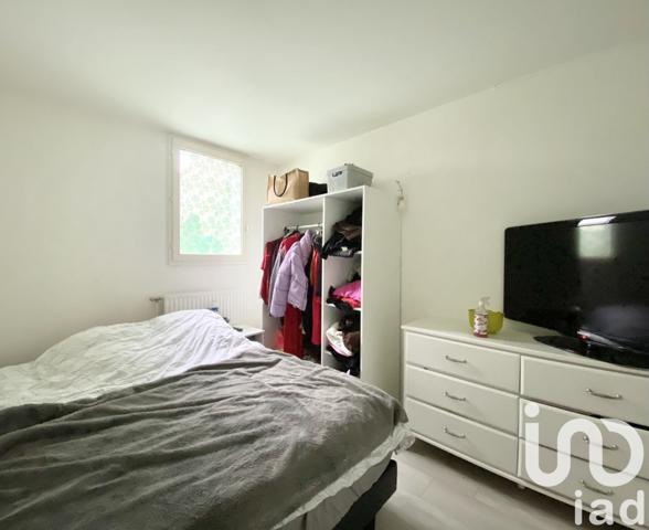 Maison traditionnelle 5 pièces de 85 m² à Savigny-le-Temple (77176)