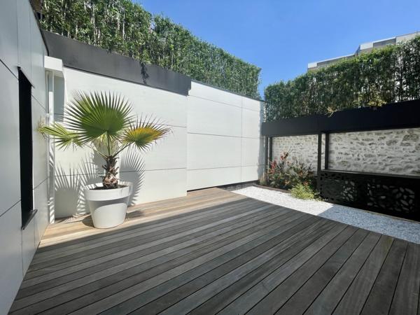 Villa 5 pièce(s) 4 chambre(s) 210 m²