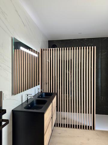 Villa 5 pièce(s) 4 chambre(s) 210 m²