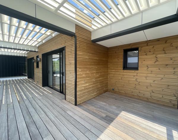 Villa 5 pièce(s) 4 chambre(s) 210 m²