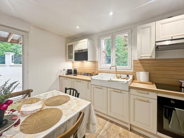 Maison MEUBLÉ 5 pièce(s) 121 m2