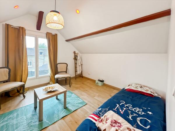 Maison MEUBLÉ 5 pièce(s) 121 m2