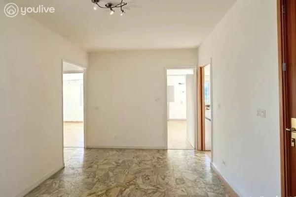Spacieux Appartement à Ghisonaccia: 3 Chambres, Confort Moderne
