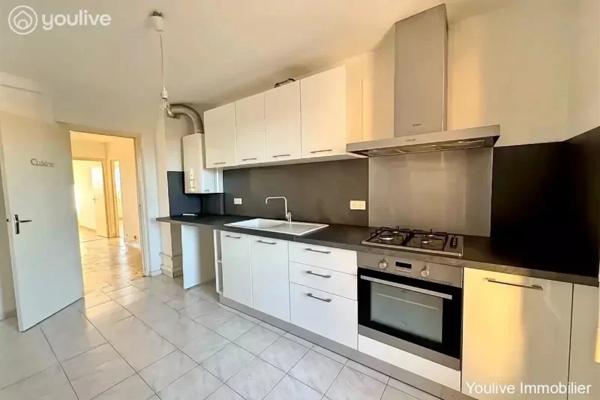 Spacieux Appartement à Ghisonaccia: 3 Chambres, Confort Moderne
