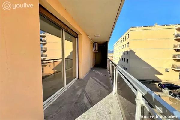 Spacieux Appartement à Ghisonaccia: 3 Chambres, Confort Moderne