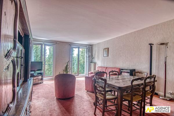 Versailles Avenue de Paris appartement 5 pièces 125.17 m² carrez situé au 4ème étage avec ascenseur, cave et grand box fermé €770 000 ** - Référence 25396