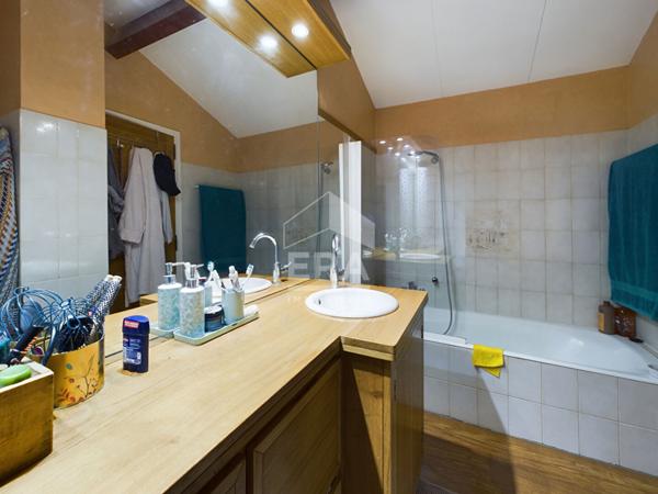 À vendre : Appartement spacieux de 4 pièces à Saint Florent !