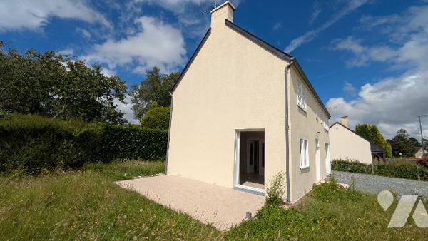 Maison proche piscine, gare, future école et RN13