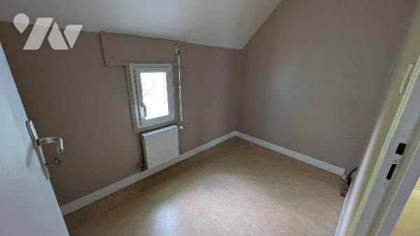 Maison proche piscine, gare, future école et RN13