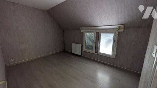 Maison proche piscine, gare, future école et RN13