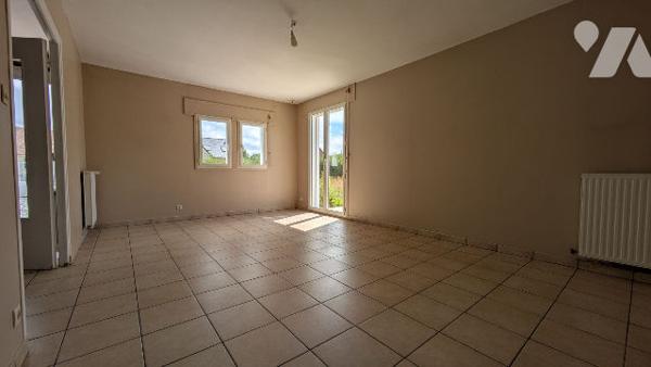 Maison proche piscine, gare, future école et RN13