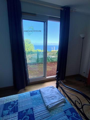 Beau F3 meublé aux Avirons Rés. Grand Bleu.