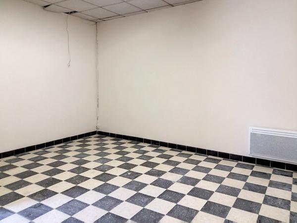 Camaret-sur-Aigues (84850) Exclusivité :à Camaret sur aigues au coeur du village – Maison avec dépendances et terrain arboré