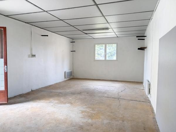 Camaret-sur-Aigues (84850) Exclusivité :à Camaret sur aigues au coeur du village – Maison avec dépendances et terrain arboré