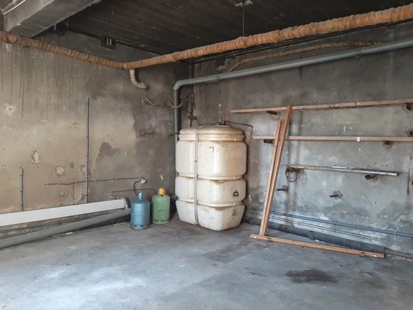 Camaret-sur-Aigues (84850) Exclusivité :à Camaret sur aigues au coeur du village – Maison avec dépendances et terrain arboré