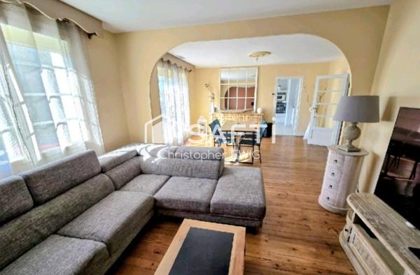 MAISON FAMILIALE RENOVEE – 154 M² – 4 CHAMBRES – TERRAIN CONSTRUCTIBLE 2 400 M² – SAINT-LAURENT-DES-VIGNES