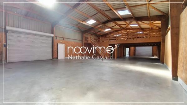 A LOUER - 2 Bâtiments d'environ 415 M2 SUR 1 950 M2 clos et