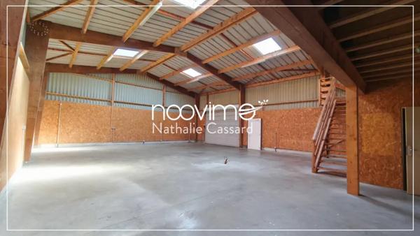 A LOUER - 2 Bâtiments d'environ 415 M2 SUR 1 950 M2 clos et