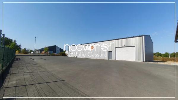A LOUER - 2 Bâtiments d'environ 415 M2 SUR 1 950 M2 clos et