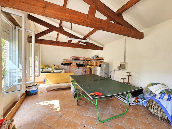 Villeneuve-sur-Lot (47300) Élégante propriété avec maison 200m², longère et dépendances avec piscine et grand parc 4000 m²