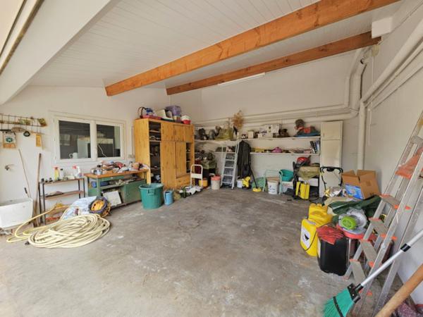 Villeneuve-sur-Lot (47300) Élégante propriété avec maison 200m², longère et dépendances avec piscine et grand parc 4000 m²