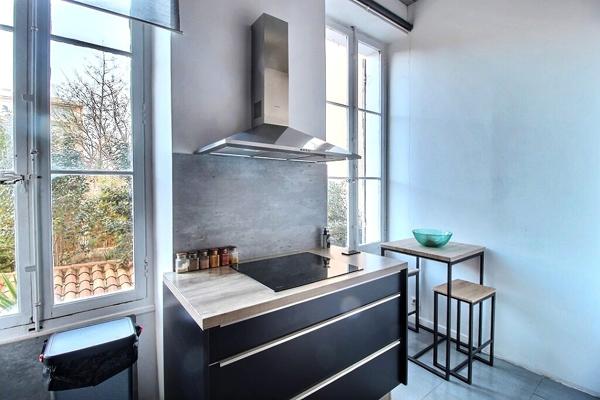 13008-Marseille -Rue Paradis-Cession de bail 90m2-Local plus studio-Marseille 90 m2