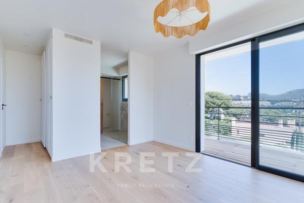 Villa contemporaine rénovée proche du port avec vues panoramiques