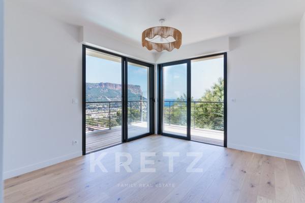 Villa contemporaine rénovée proche du port avec vues panoramiques