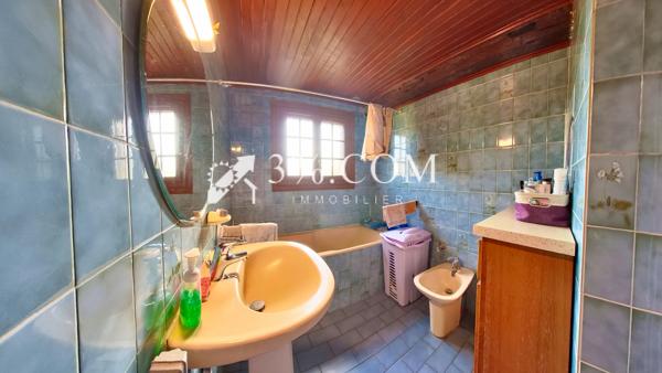 Maison
                                                                                                                                                                                                                                                                                                                        7 pièce(s)                                                                                                                                                                                                          6 chambre(s)                                                                                                                                                                                                          186.5  m²