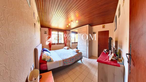 Maison
                                                                                                                                                                                                                                                                                                                        7 pièce(s)                                                                                                                                                                                                          6 chambre(s)                                                                                                                                                                                                          186.5  m²