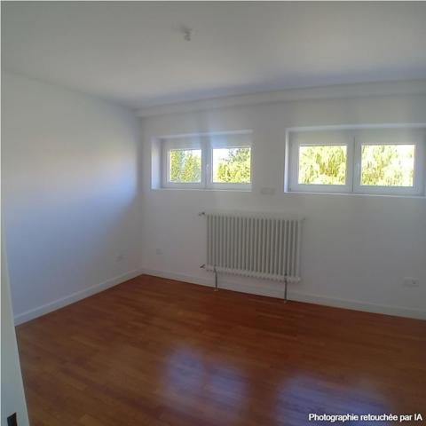 Villa à  Essert 5  chambres sur 2944 m2 de terrain constructible